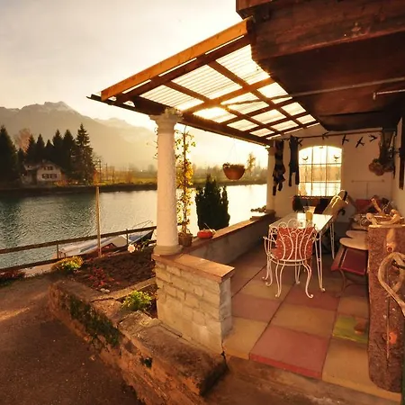 アパート The Boat House